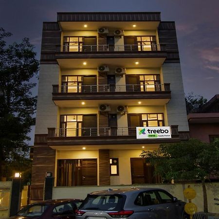 Treebo Swastika Premium Hotel Noida Bagian luar foto