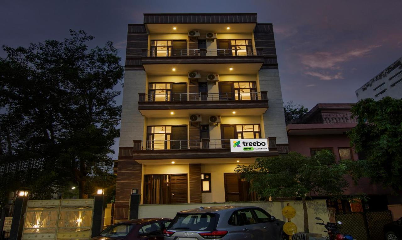 Treebo Swastika Premium Hotel Noida Bagian luar foto