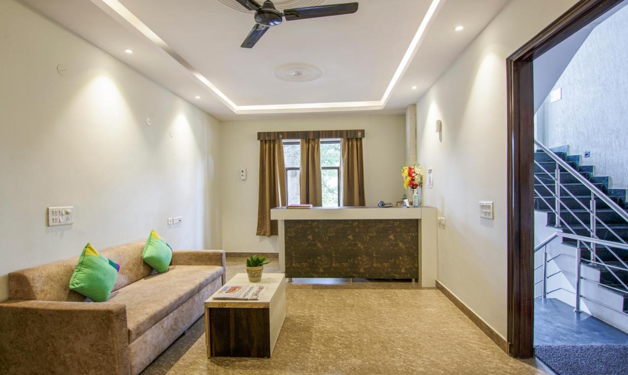 Treebo Swastika Premium Hotel Noida Bagian luar foto