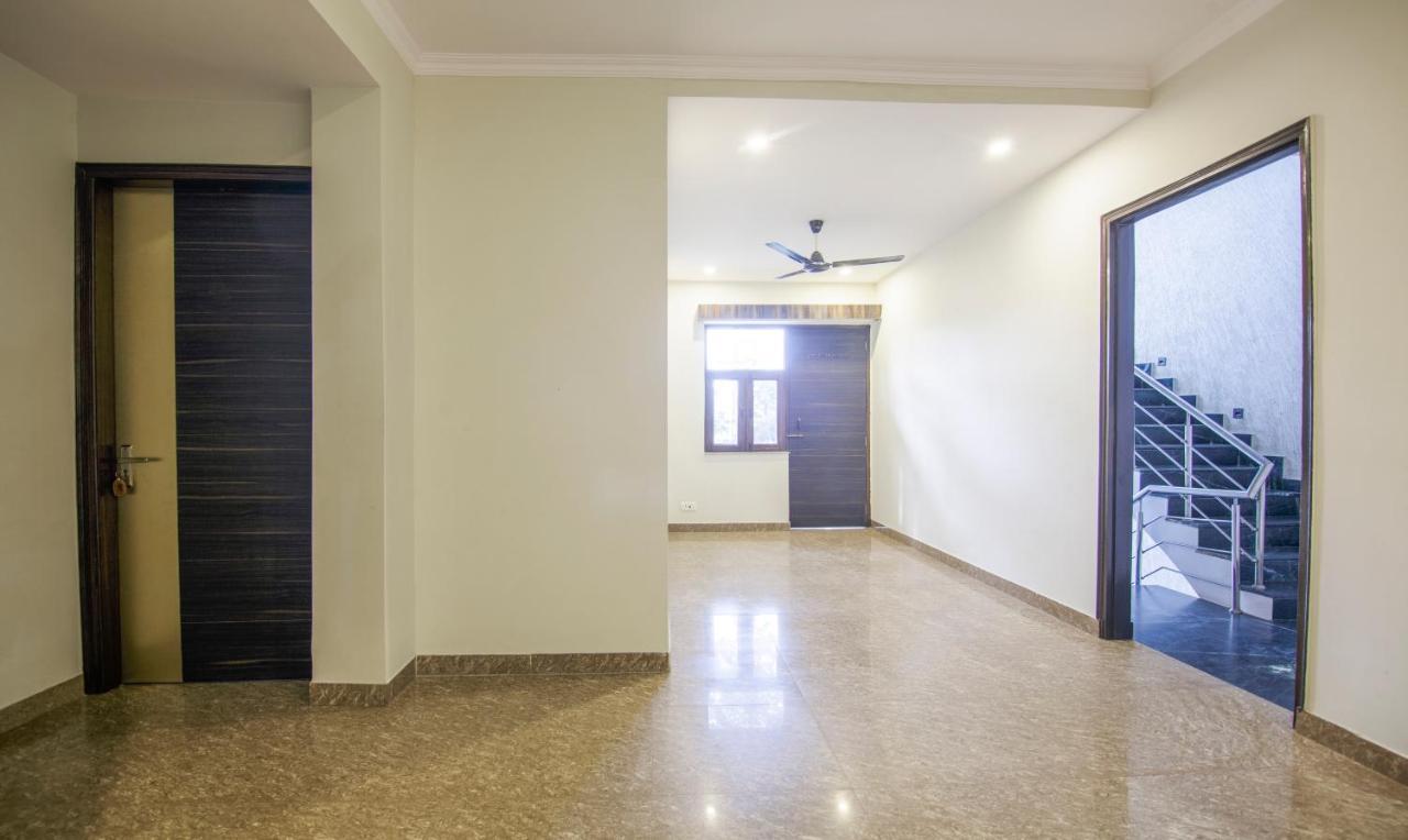 Treebo Swastika Premium Hotel Noida Bagian luar foto