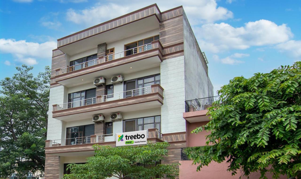 Treebo Swastika Premium Hotel Noida Bagian luar foto