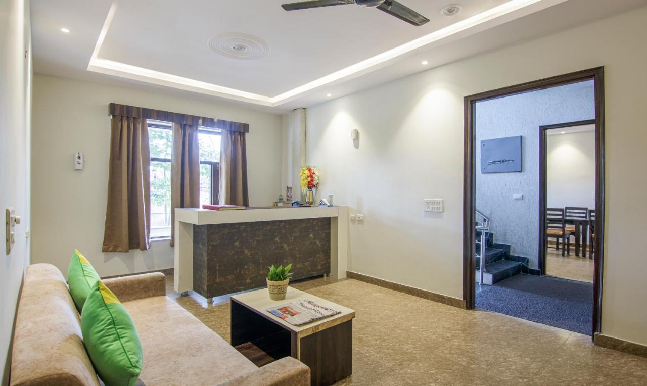 Treebo Swastika Premium Hotel Noida Bagian luar foto
