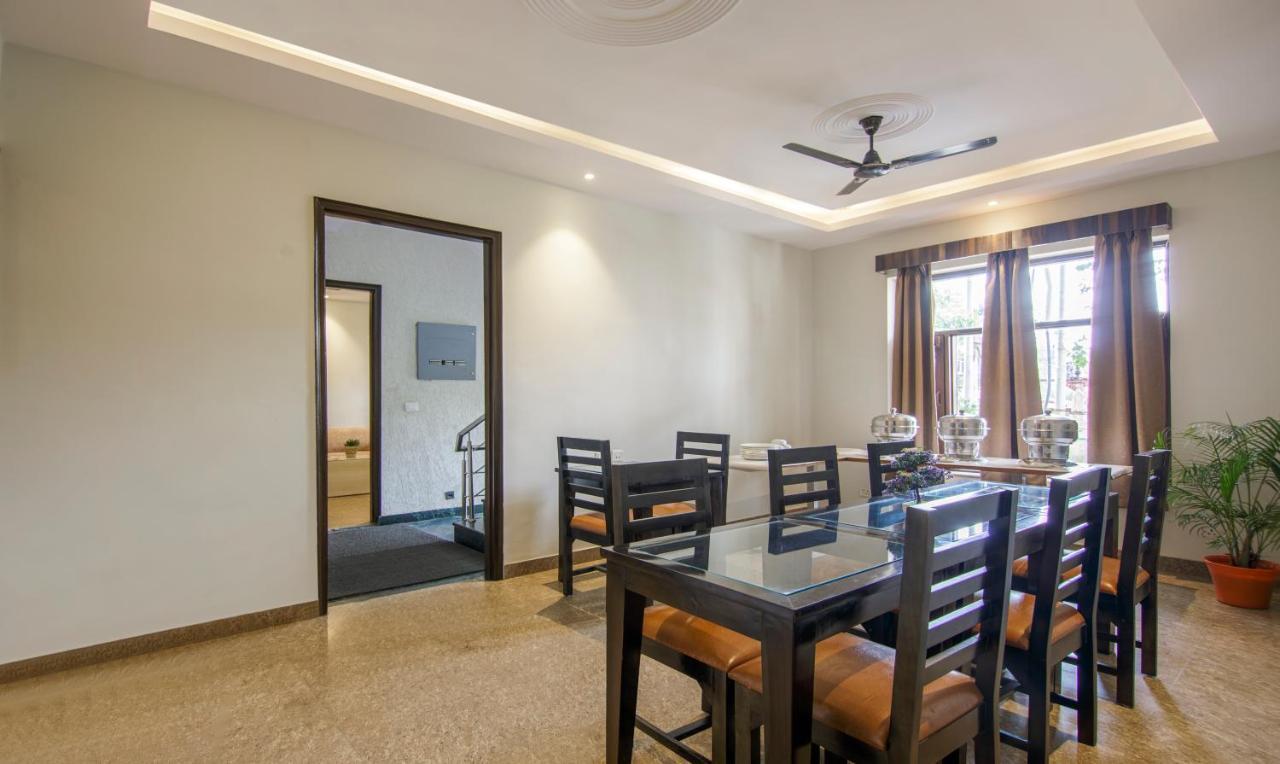 Treebo Swastika Premium Hotel Noida Bagian luar foto