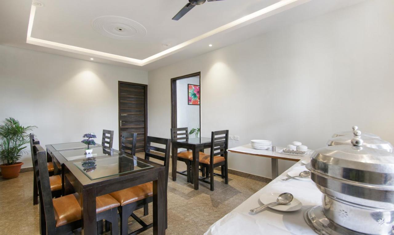 Treebo Swastika Premium Hotel Noida Bagian luar foto