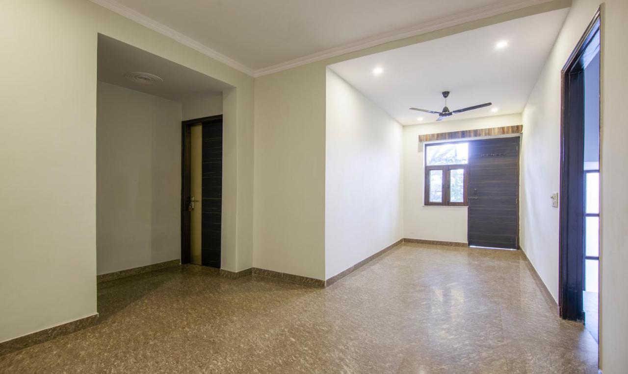 Treebo Swastika Premium Hotel Noida Bagian luar foto
